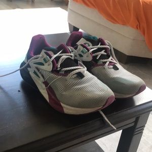 Worn wide New Balance Fuelcells 8.5 (US)